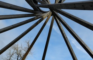 La Forêt d'Art Contemporain : Coeur Chaud Bois d'Aquitaine, oeuvre n°01 - Arue