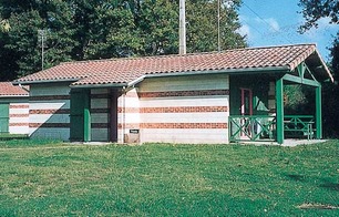 Sur le Parc touristique de la chêneraie "Primevère" agréable location pour touristes ou curistes - Gabarret
