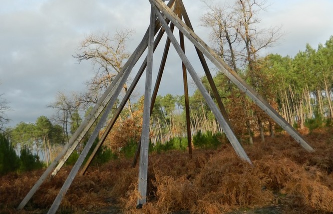 La Forêt d'Art Contemporain : Coeur Chaud Bois d'Aquitaine, oeuvre n°01 2 - Arue