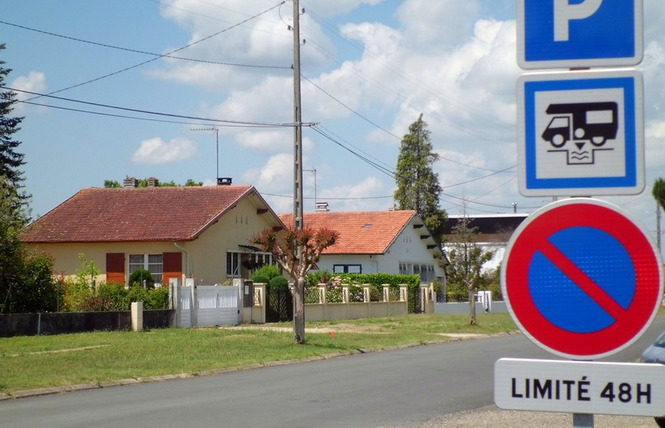 Aire de camping-cars de Villeneuve-de-Marsan 2 - Villeneuve-de-Marsan