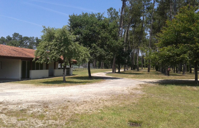 Aire de camping-cars Nauton 1 - Roquefort