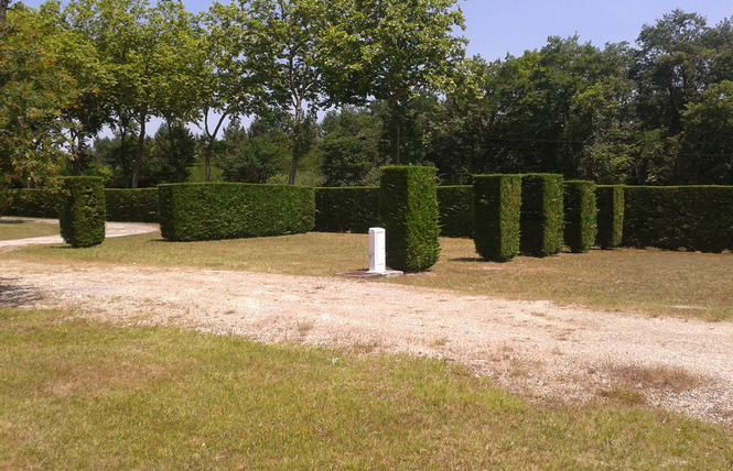 Aire de camping-cars Nauton 6 - Roquefort
