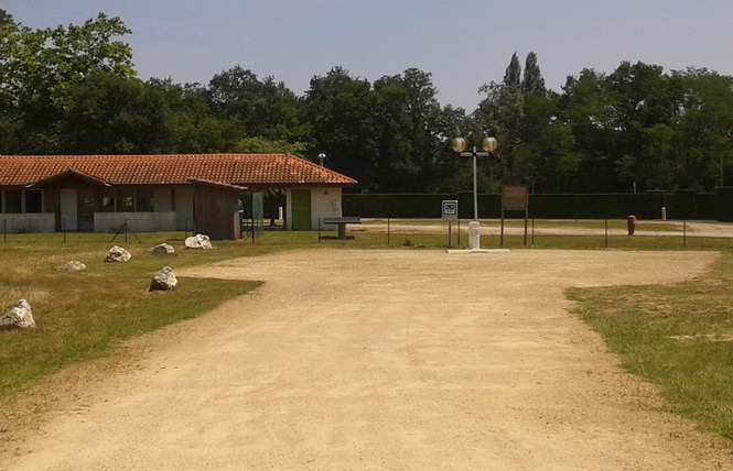 Aire de camping-cars Nauton 2 - Roquefort